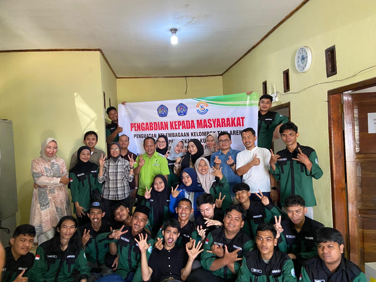 Pengabdian kepada Masyarakat: Mahasiswa Agribisnis Belajar sekaligus Berdampak, bersama Kelompok Tani Aren Cihara